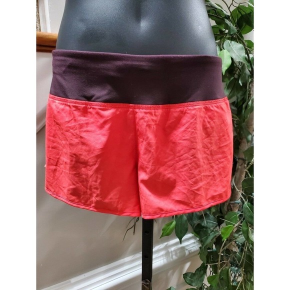 Nike Dri Fit Women's Solid Red Polyester Pull on Casual Stretch Shorts Size M - Picture 2 of 10